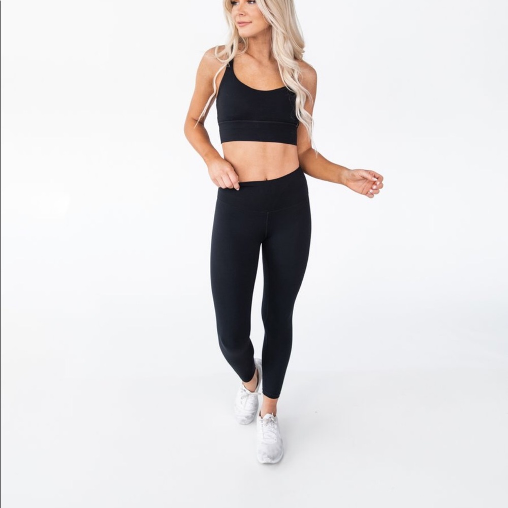 Laki active black leggings